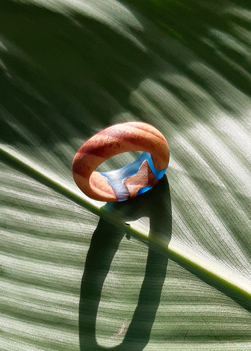 Anillo-Madera-Resina-Uniforme-1